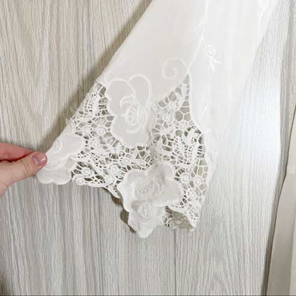 Altar'd State | White Floral Lace V-Neck Mini Dress Size Small - Picture 6 of 9